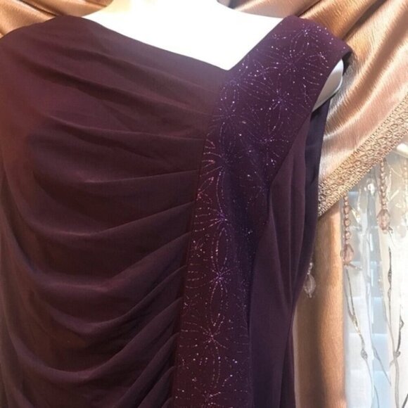 R & M Richards Size 10 Asymmetrical Plum Dress - Picture 2 of 2